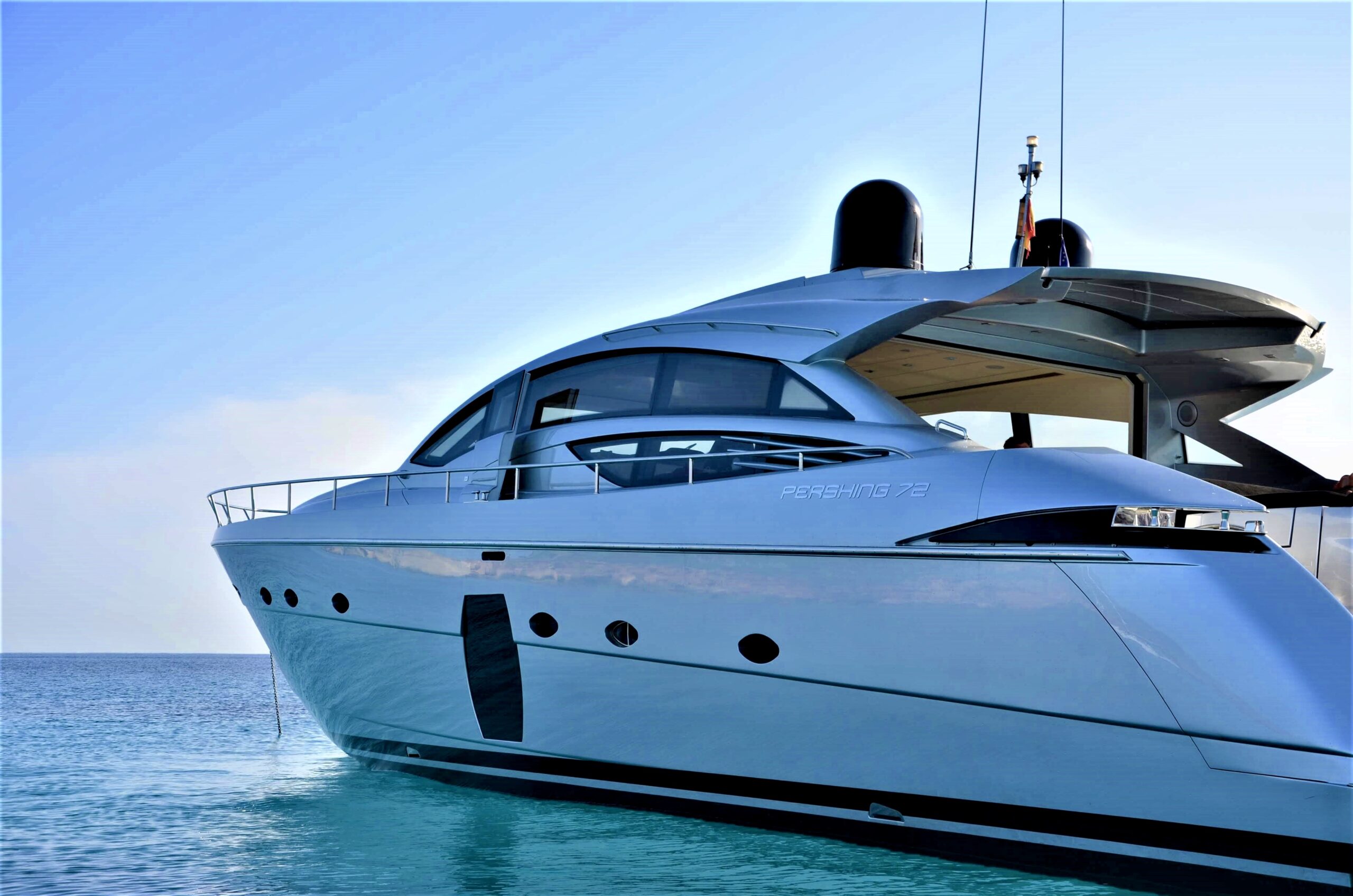 PERSHING 72′