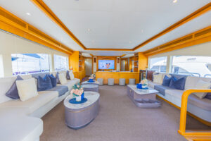 saloon 5